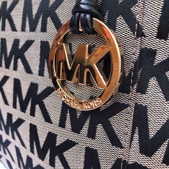 Michael kors black tote - Picture 3 of 7